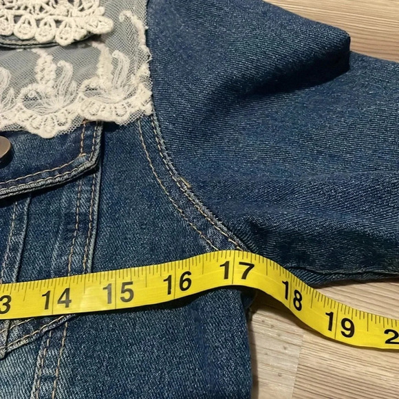 Lace trim Jean jacket Denim Lace collar Distressed Size M Retro Boho Bridal - Picture 7 of 12
